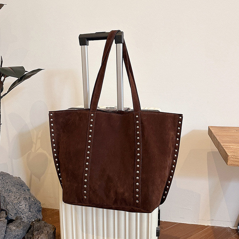 Verona | Bolso Shopper Efecto Ante con Tachuelas