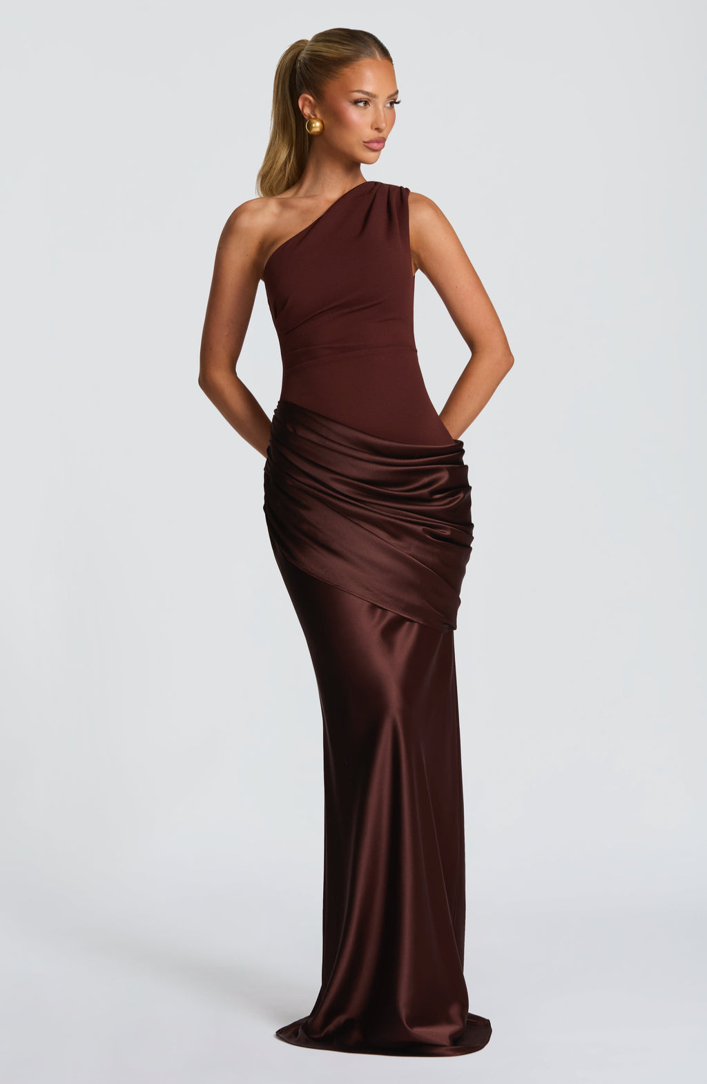 Serafina | Vestido Largo Esculpido de Un Hombro