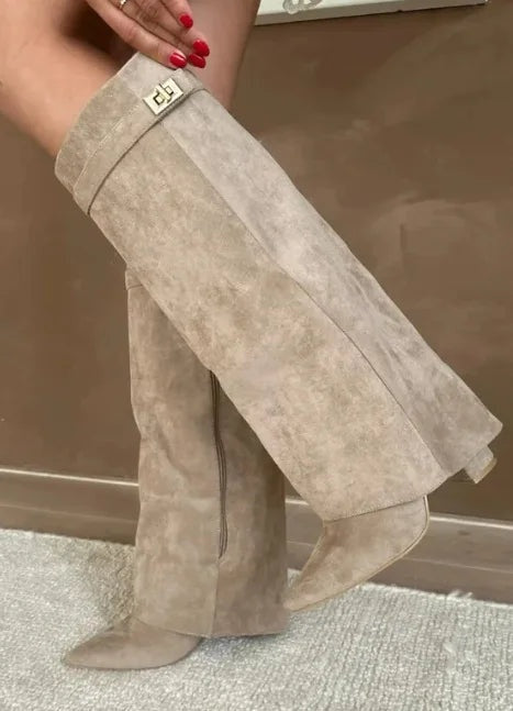 Bruna | Botas Altas de Ante con Hebilla
