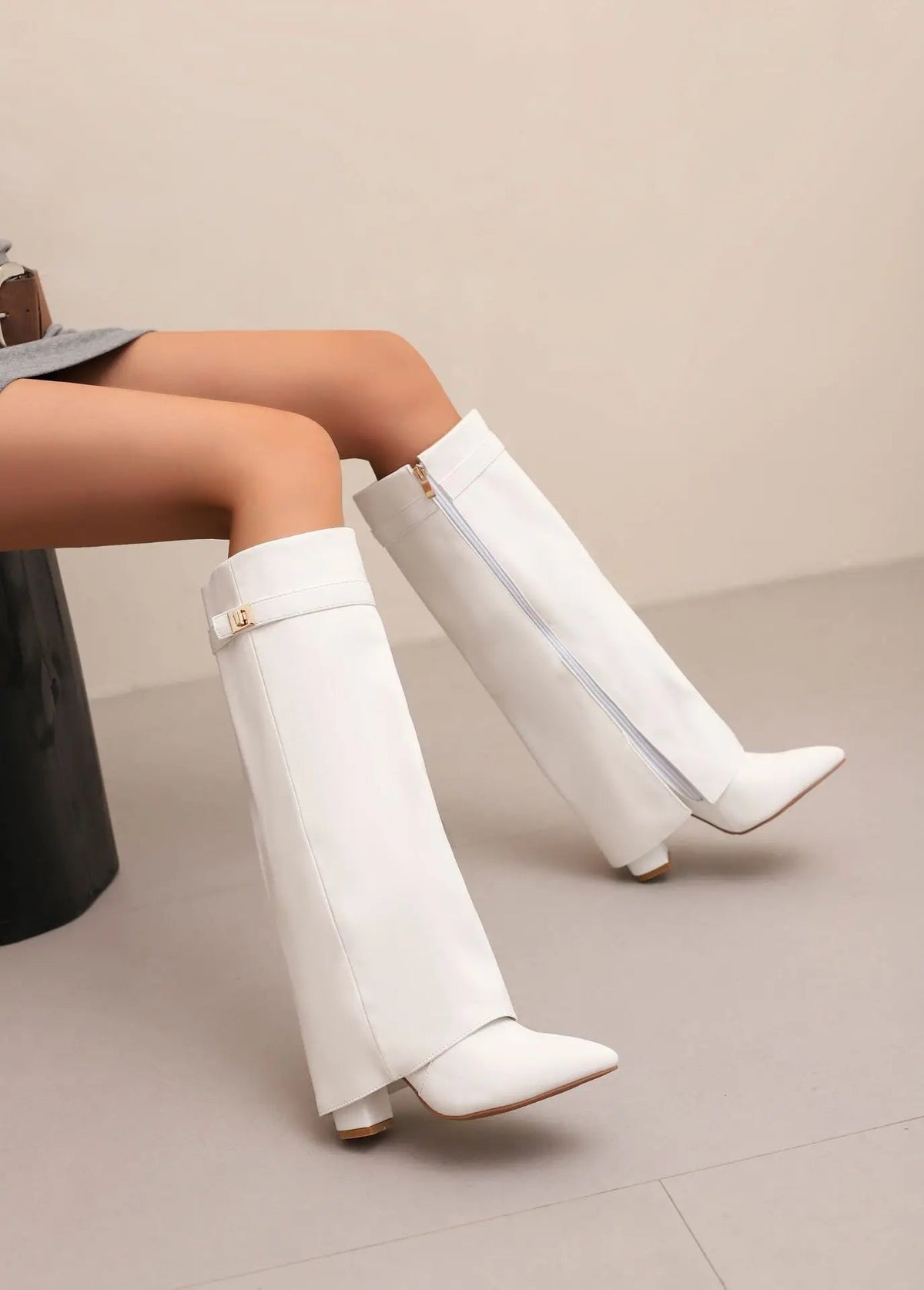 Bruna | Botas Altas de Ante con Hebilla