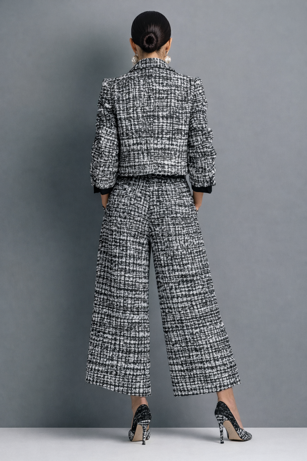 Lorena | Conjunto de Tweed con Chaqueta Corta y Pantalón Ancho