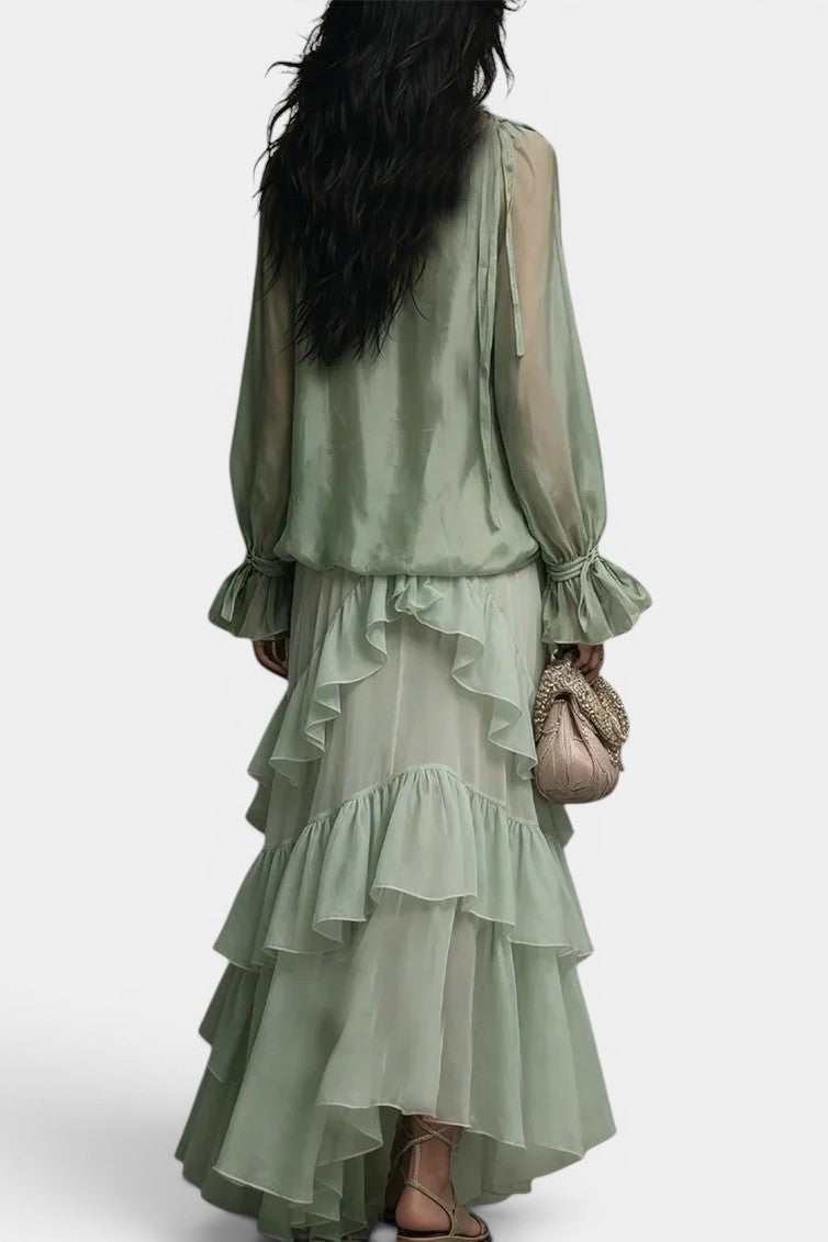 Gala | Conjunto de Blusa Satinada y Falda de Volantes