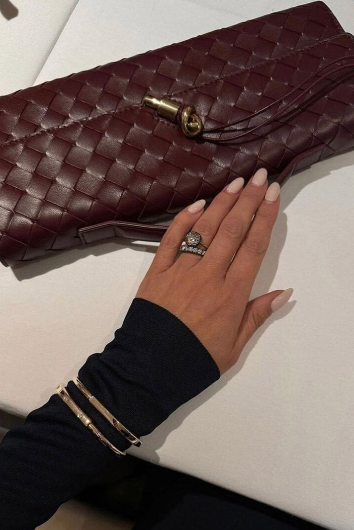 Melania | Bolso Clutch con Nudo Dorado